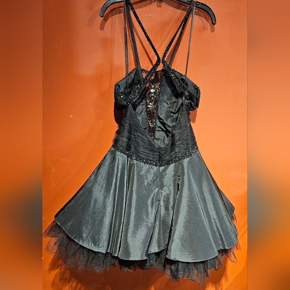 Black evening dress - Picture 4 of 8